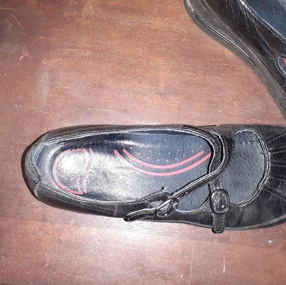 Dansko Portia Cross Strap Shoes Sz. 39EU, 9US - Picture 6 of 6